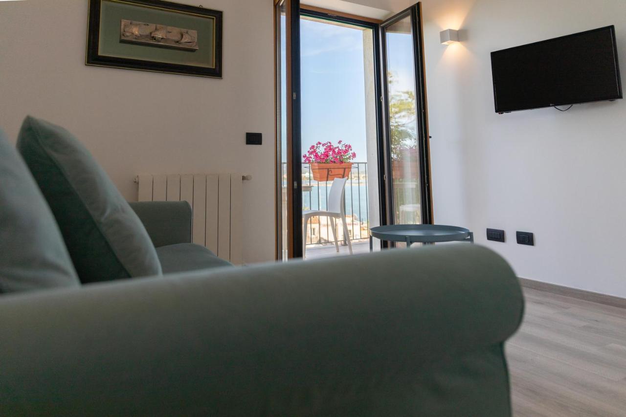 Antares Rooms And Suites 올비아 외부 사진