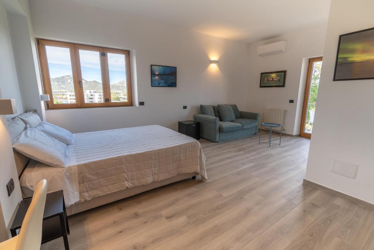 Antares Rooms And Suites 올비아 외부 사진