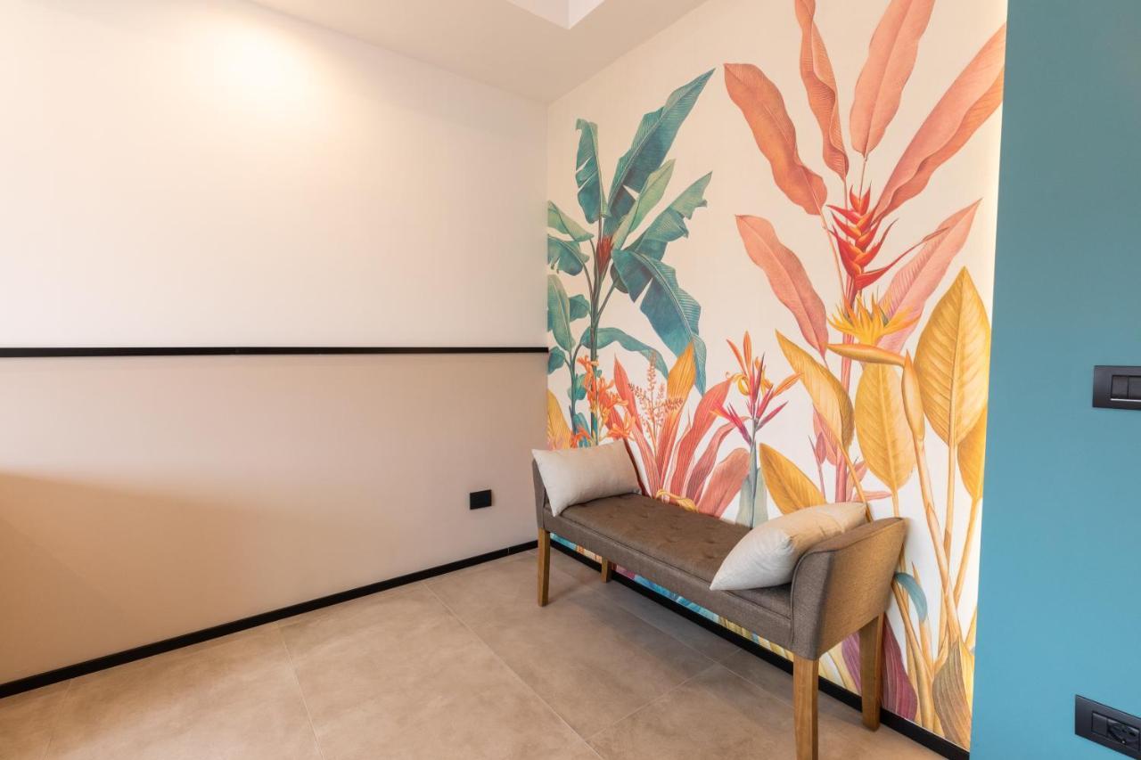 Antares Rooms And Suites 올비아 외부 사진