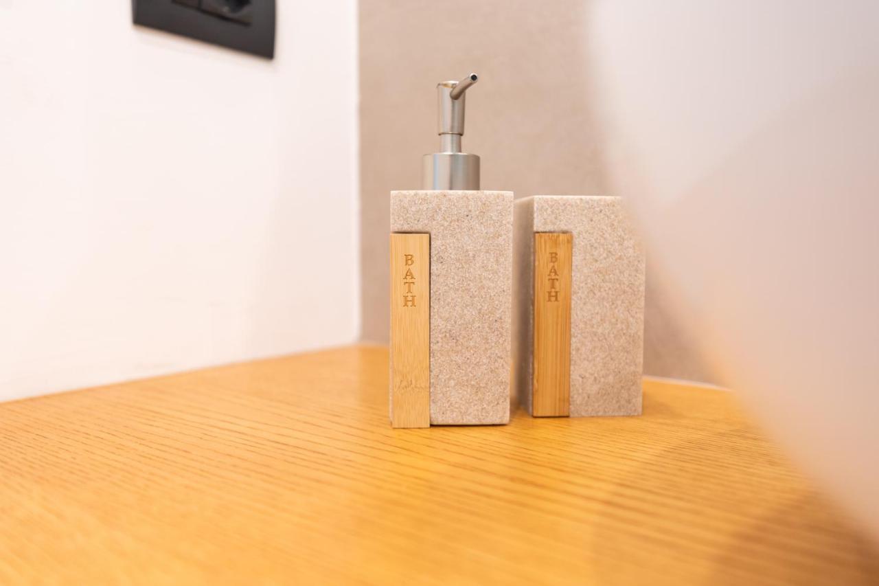 Antares Rooms And Suites 올비아 외부 사진