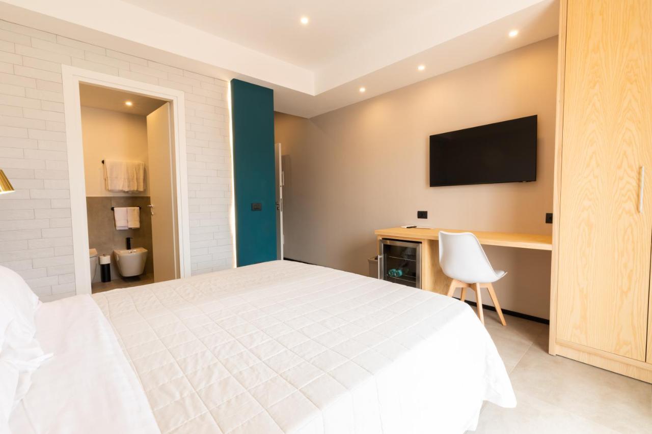Antares Rooms And Suites 올비아 외부 사진