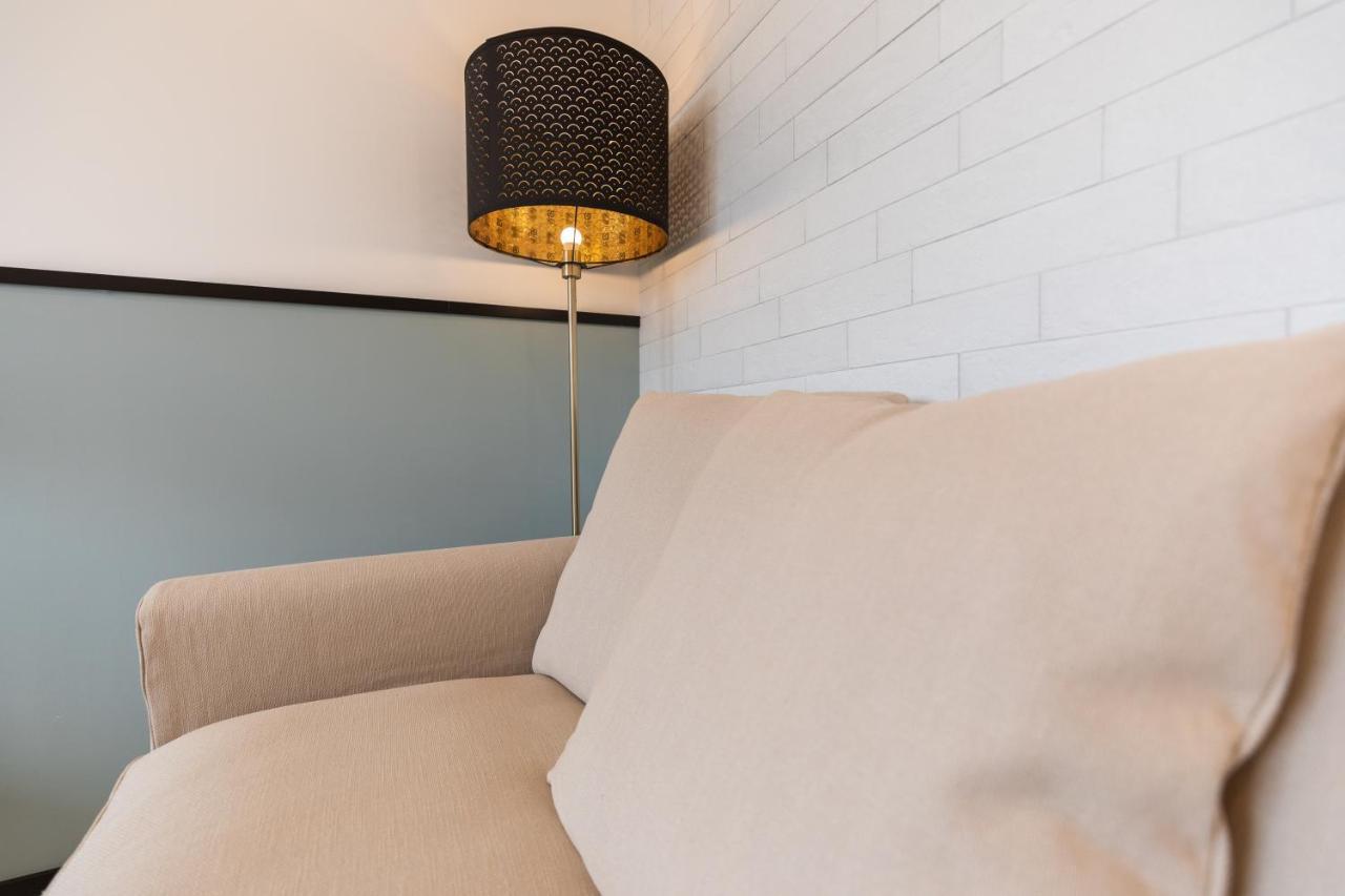 Antares Rooms And Suites 올비아 외부 사진
