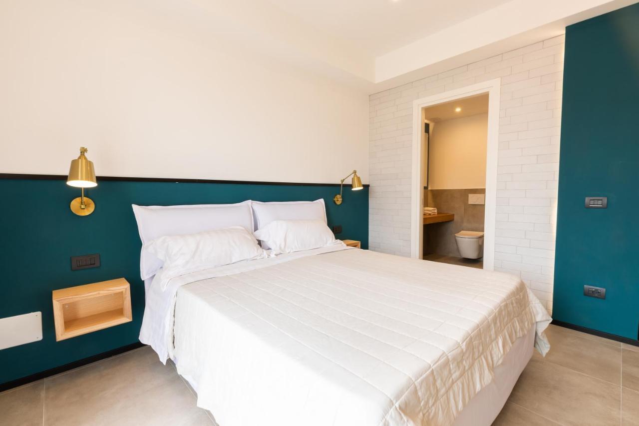 Antares Rooms And Suites 올비아 외부 사진