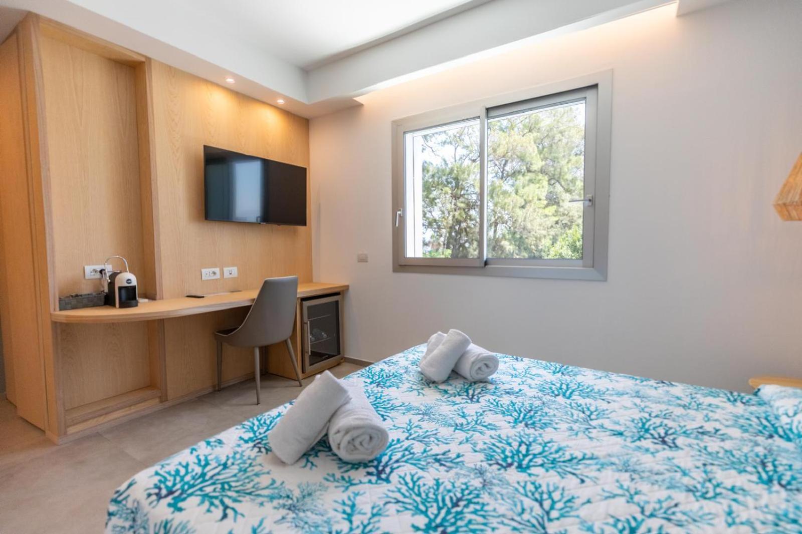 Antares Rooms And Suites 올비아 외부 사진