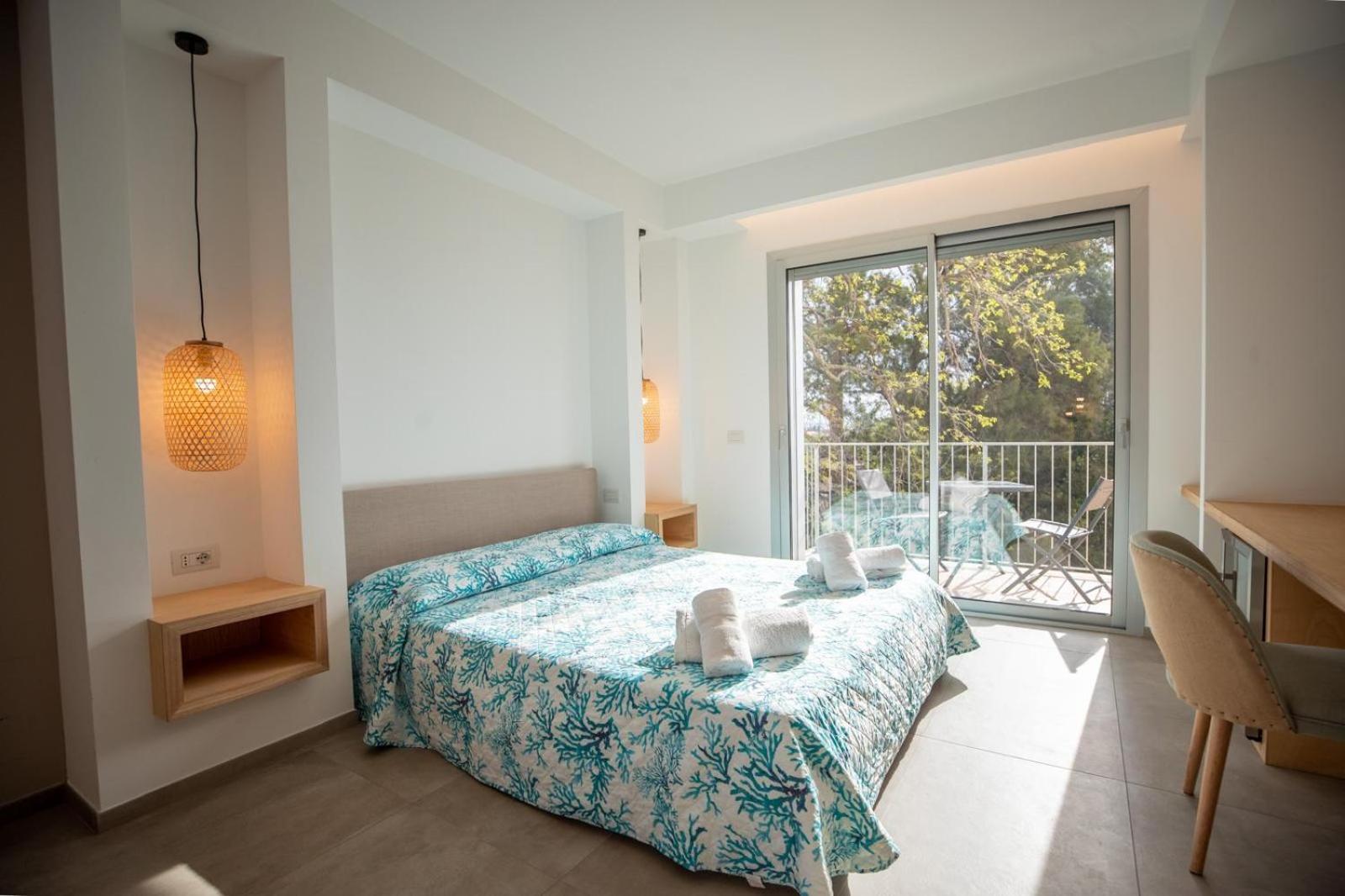 Antares Rooms And Suites 올비아 외부 사진