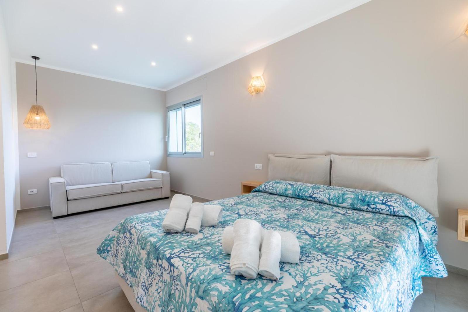 Antares Rooms And Suites 올비아 외부 사진