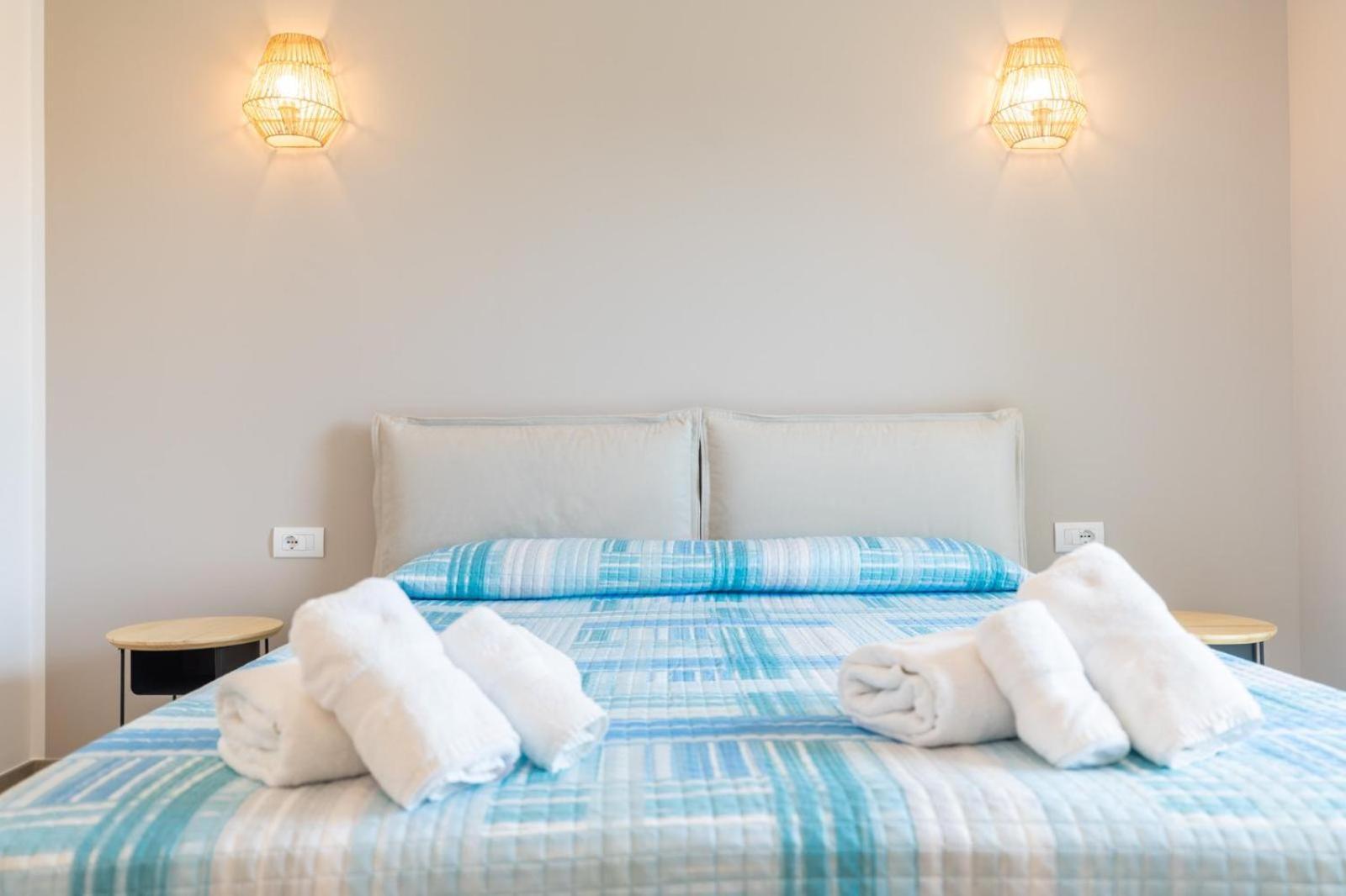 Antares Rooms And Suites 올비아 외부 사진