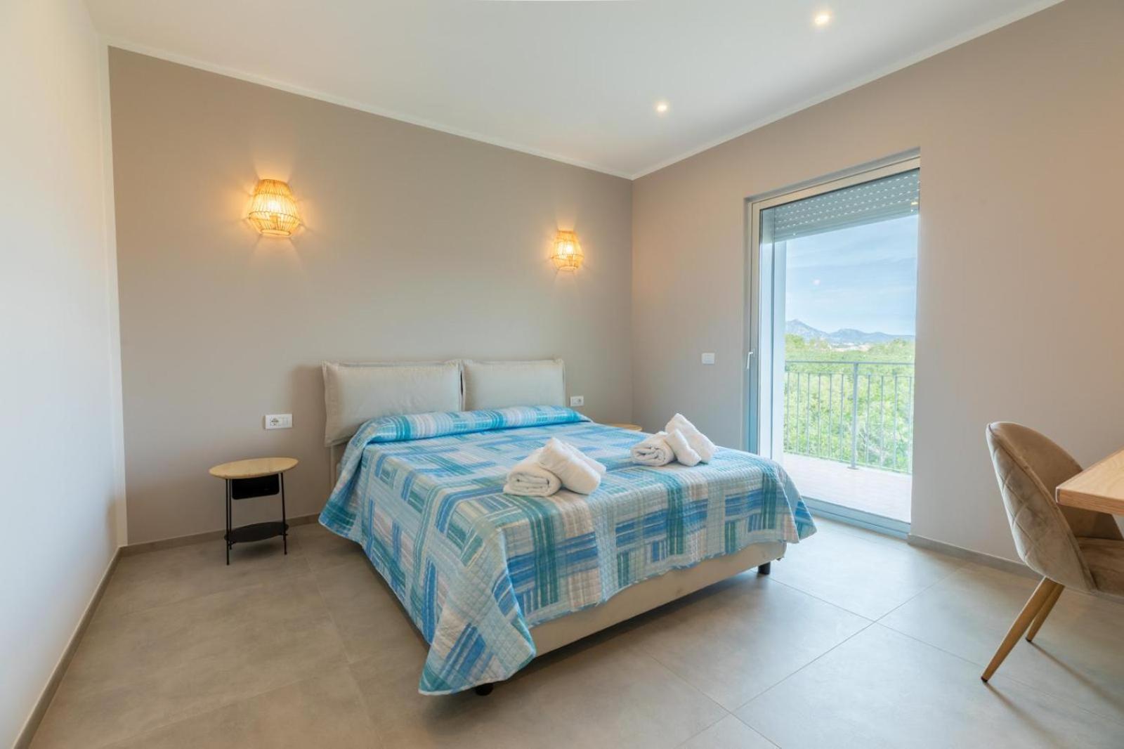 Antares Rooms And Suites 올비아 외부 사진