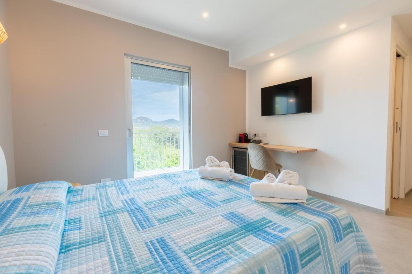 Antares Rooms And Suites 올비아 외부 사진