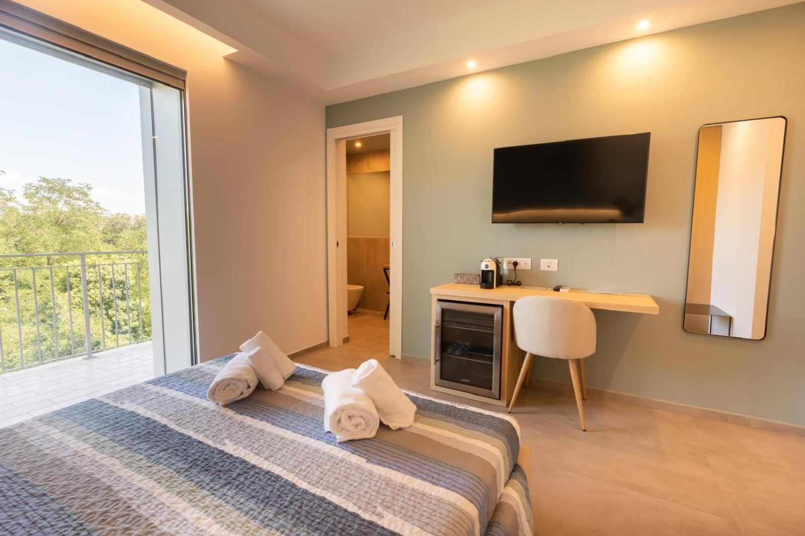 Antares Rooms And Suites 올비아 외부 사진