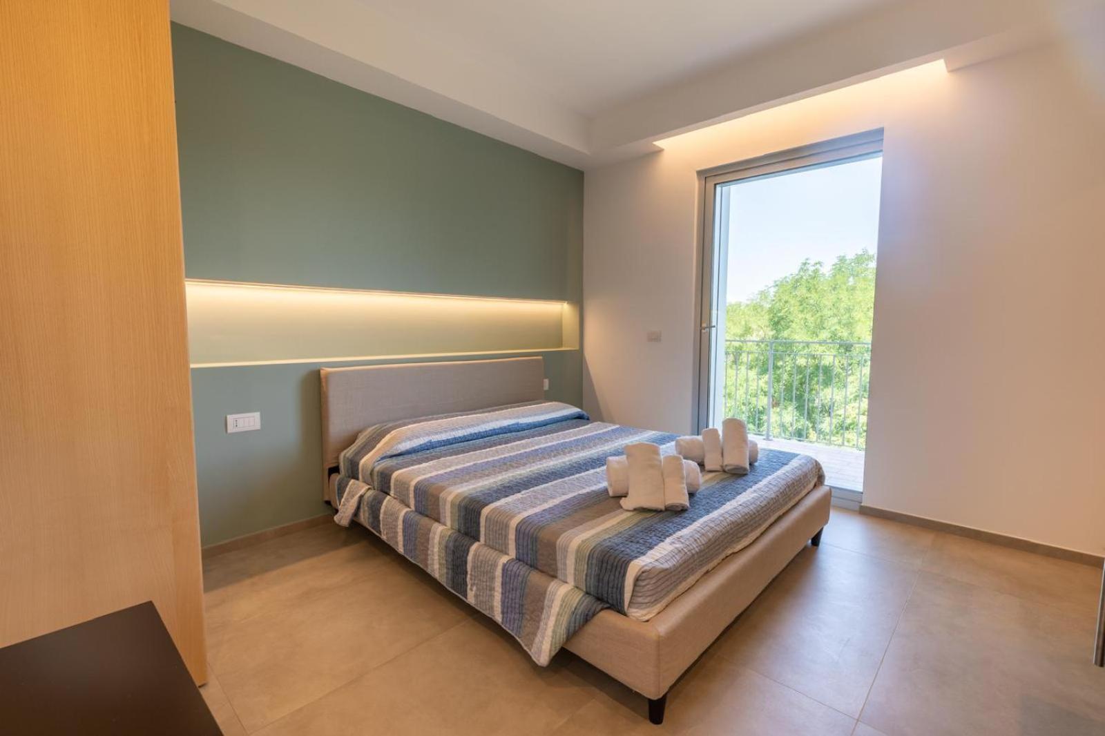 Antares Rooms And Suites 올비아 외부 사진
